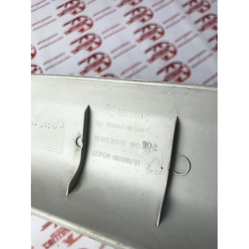 Накладка передней правой стойки Partner / Berlingo 2008- 9681031377